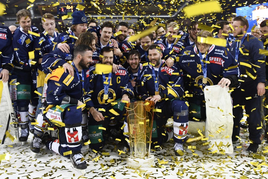 ARCHIVBILD ZUM VERZICHT DES SC LANGENTHALS AUF DIE LIGAQUALIFIKATION, AM FREITAG, 5. APRIL 2019 - Langenthals Spieler den Swiss League Schweizer Meistertitel, nach dem vierten Playoff Finalspiel der S ...