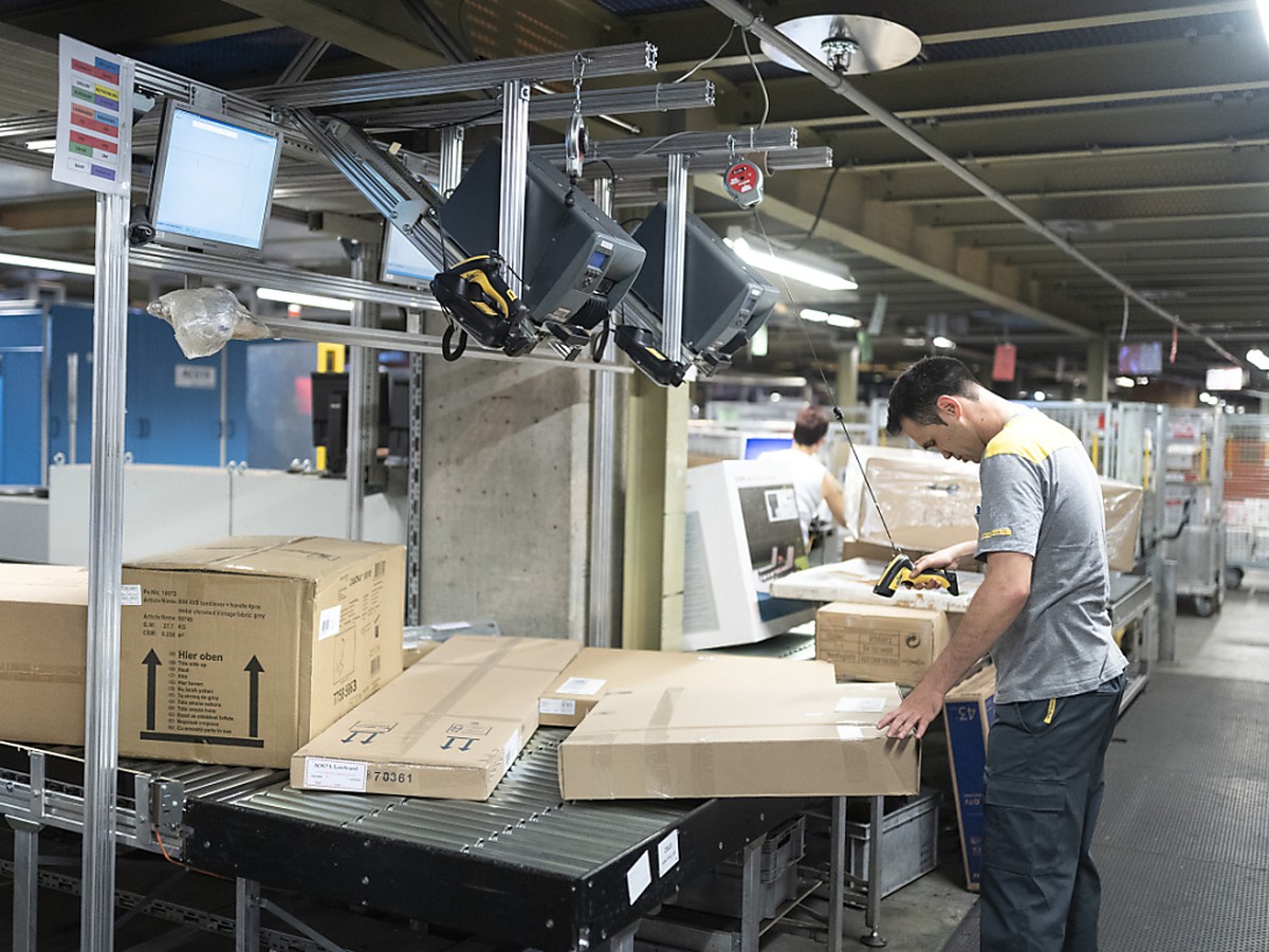 Mehr Pakete, aber weniger Briefe und insgesamt ein tieferes Ergebnis: Die Post hat in den ersten drei Quartalen einen Konzerngewinn von 263 Millionen Franken ausgewiesen, 54 Millionen weniger als Ende ...