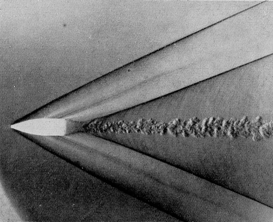 Schlierenaufnahme eines Spitzengeschosses, 1930.
http://doi.org/10.3932/ethz-a-000046431
