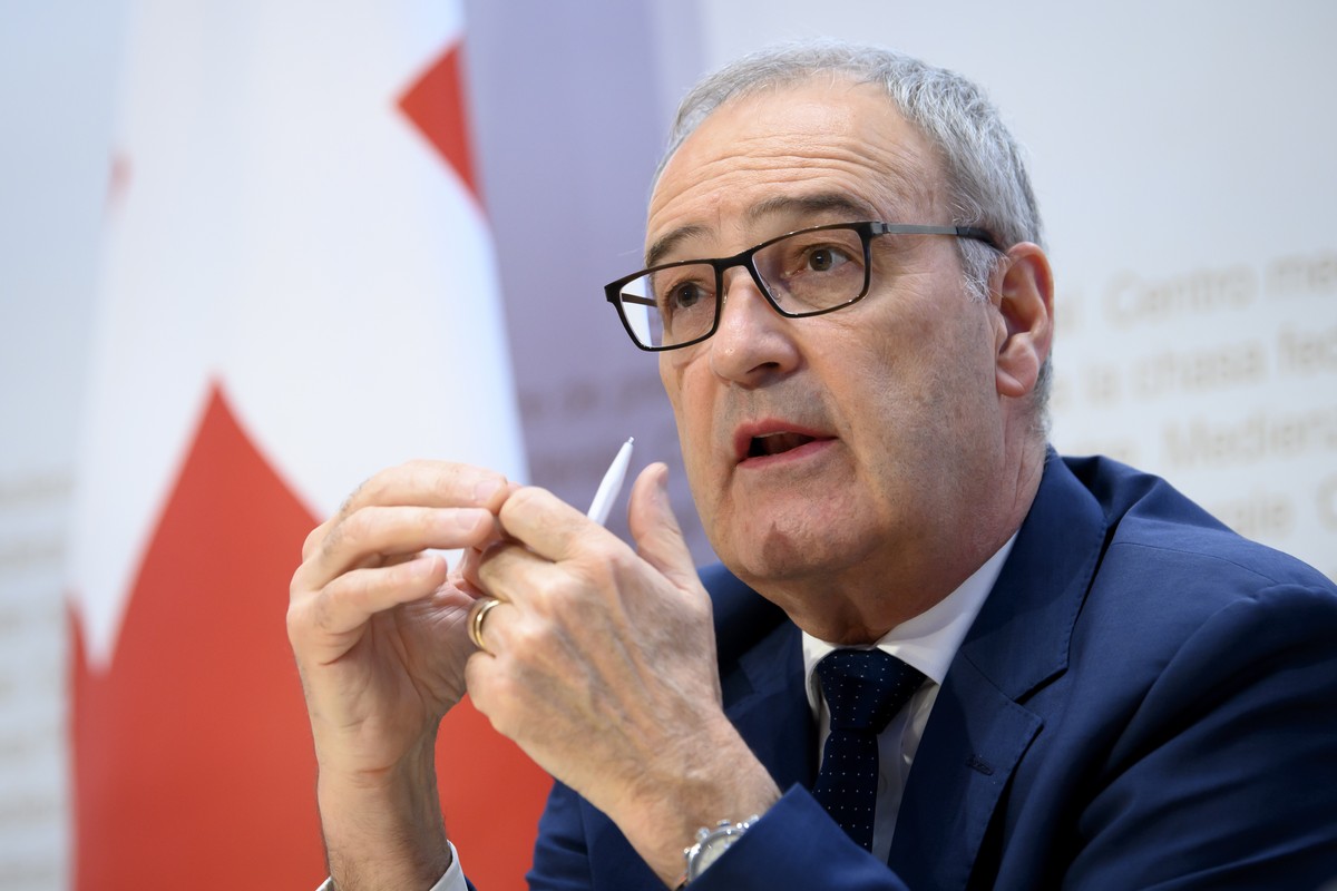 Bundesratspraesident Guy Parmelin spricht an einer Medienkonferenz ueber die Tourismusstrategie des Bundes, am Mittwoch, 10. November 2021, im Medienzentrum Bundeshaus in Bern. (KEYSTONE/Anthony Anex)