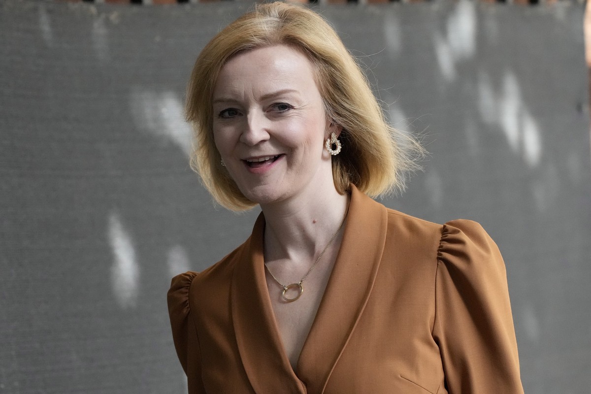 FILE - Britain's Secretary of State for Foreign, Commonwealth and Development Affairs, Liz Truss, leaves after a cabinet meeting at 10 Downing Street in London, Tuesday, July 19, 2022. Britain��� ...