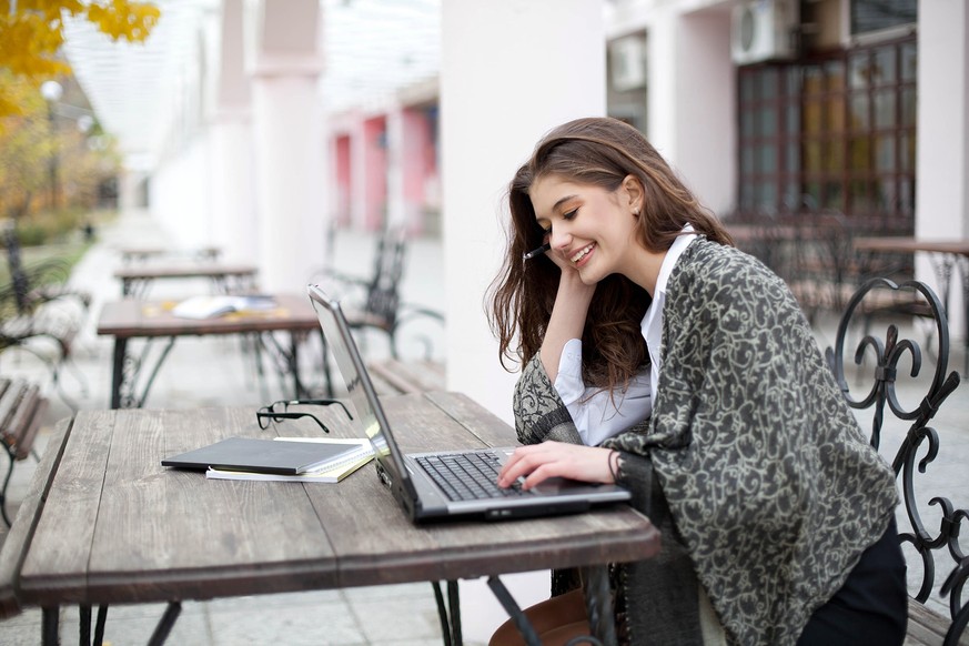 Mehr Wunsch als Realität: Mit dem Laptop selbstständige Unternehmerin sein.