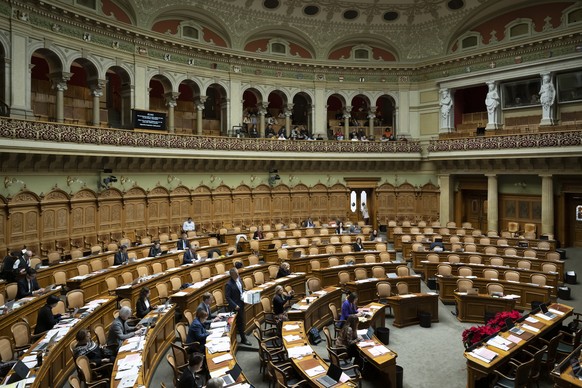 Nationalratssaal waehrend der Debatte &quot;22.043: Fuer ein besseres Leben im Alter (Initiative fuer eine 13. AHV-Rente)&quot;, waehrend der Wintersession der Eidgenoessischen Raete, am Mittwoch, 14. ...