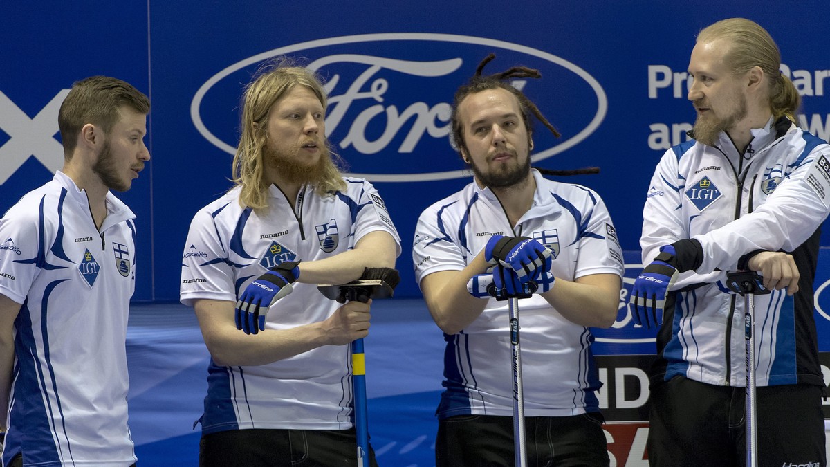 Heavy-Metal-Band? Nein, diese Bärte gehören zu Finnlands WM-Curlern