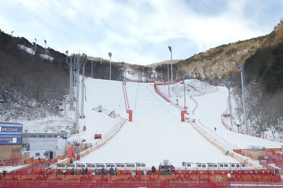 epa06513042 The empty finish area at the Men&#039;s Downhill course at the Jeongseon Alpine Centre during the PyeongChang 2018 Olympic Games, South Korea, 11 February 2018. Due to a strong wind and un ...