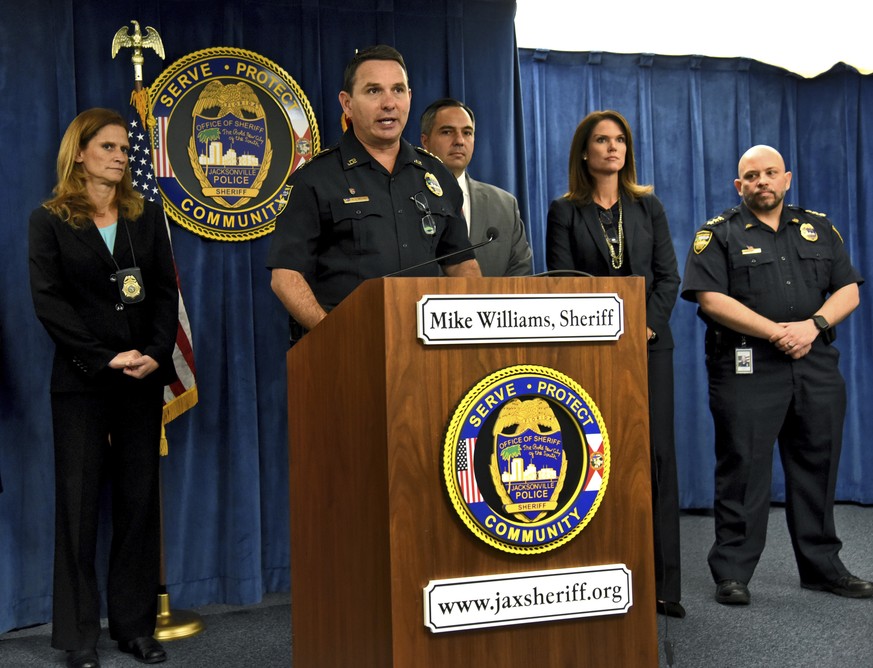 Jacksonville Sheriff Mike Williams, center, speaks during a news conference Friday, Jan. 13, 2017, in Jacksonville, Fla., where it was announced they found Kamiyah Mobley alive and well in South Carol ...
