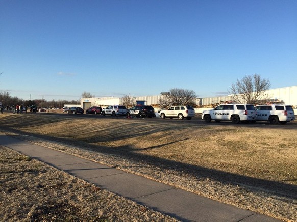 Grosses Polizeiaufgebot in Hesston in Kansas nach Schüssen in einer Firma.