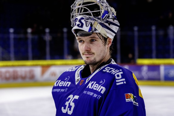 EHC Kloten Torhueter Ludovic Waeber nach dem Eishockey-Meisterschaftsspiel der National League zwischen den Teams EHC Kloten und HC Lugano am Mittwoch, 18. Dezember 2024, in Kloten. (KEYSTONE/Patrick  ...