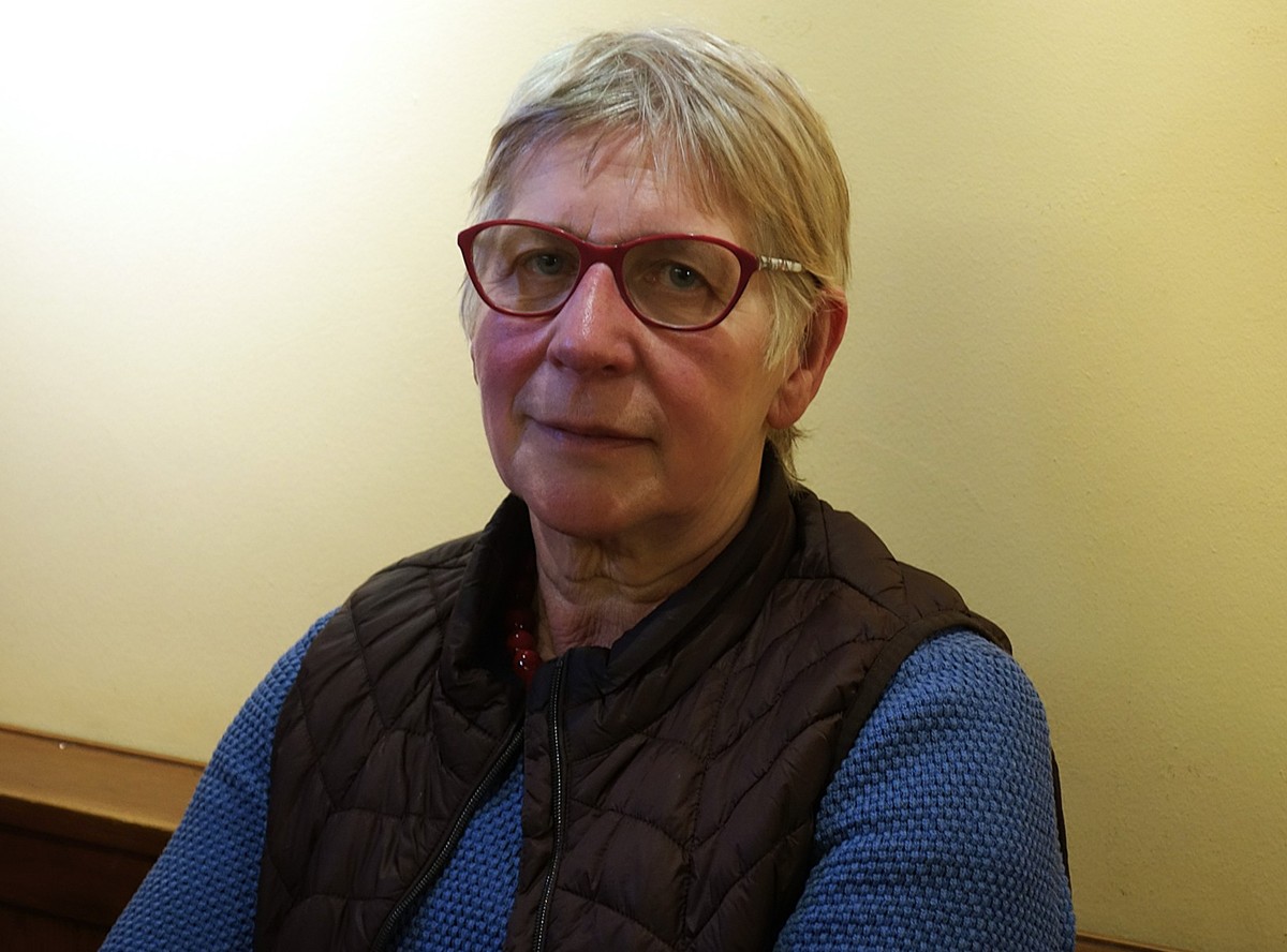 Treffen mit der Bürgerinneninitiatve Omas gegen Rechts in Dresden, am 13. Februar 2025. Von links: Monika (70 Jahre, aus Dresden), Christina (56 Jahre, aus Ostsaxen), Sigrid (64 Jahre, aus Dresden) un ...