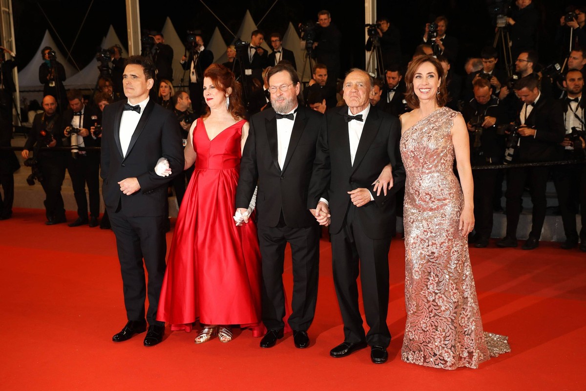 Cannes - The House That Jack Built Screening Actress Sofie Grabol, actor Bruno Ganz, director Lars von Trier, actress Siobhan Fallon Hogan and actor Matt Dillon attend the screening of The House That  ...