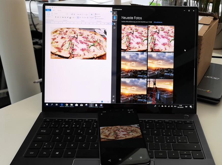 Die Windows-10-App «Ihr Smartphone» (rechts) bringt die Handy-Fotos auf den PC. Diese können direkt aus der App in Dokumente gezogen werden.