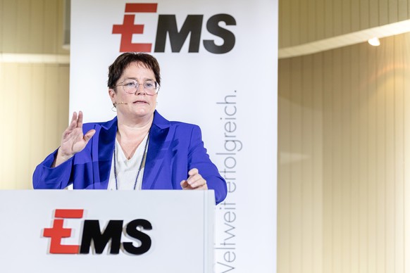 Magdalena Martullo-Blocher, CEO der Ems-Chemie erscheint zu der Bilanzmedienkonferenz der Ems-Gruppe am Freitag, 7. Februar 2025 in Zuerich. (KEYSTONE/Michael Buholzer)