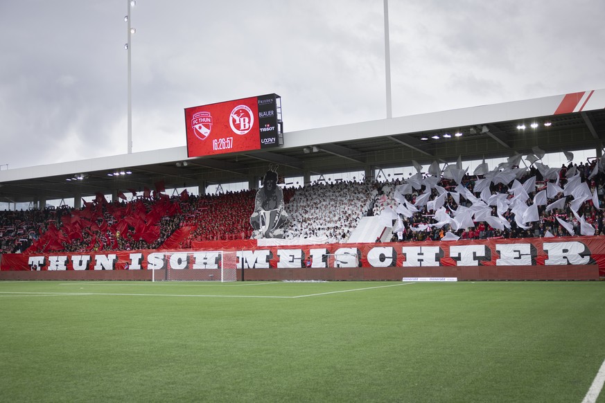 Die Thuner Fans vor dem Super League Spiel zwischen dem FC Thun und dem BSC Young Boys, am Donnerstag, 14. Mai 2026 im Visana Stadion in Thun. (KEYSTONE/Peter Klaunzer)