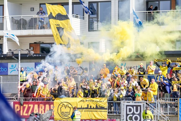 Eliteserien i fotball 2024: KFUM - Sandefjord Oslo 20240602. Bodo/Glimts tilreisende supportere for eliteseriekampen i fotball mellom KFUM og Sandefjord pa KFUM Arena. Foto: Beate Oma Dahle / NTB Oslo ...