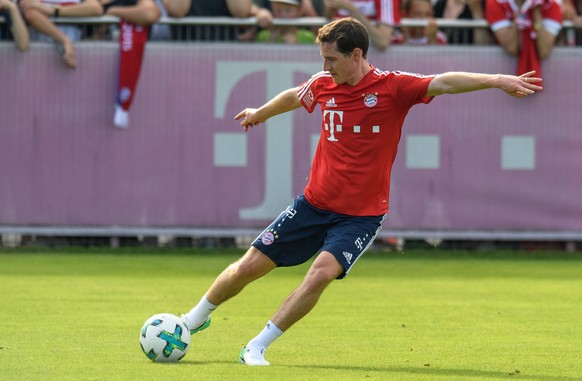 ZUM WECHSEL VON SEBASTIAN RUDY VON DER TSG HOFFENHEIM ZUM FC BAYERN MUENCHEN STELLEN WIR IHNEN FOLGENDES BILDMATERIAL ZUR VERFUEGUNG Bundesliga, Training FC Bayern Muenchen am 30.07.2017 mit der Vors ...