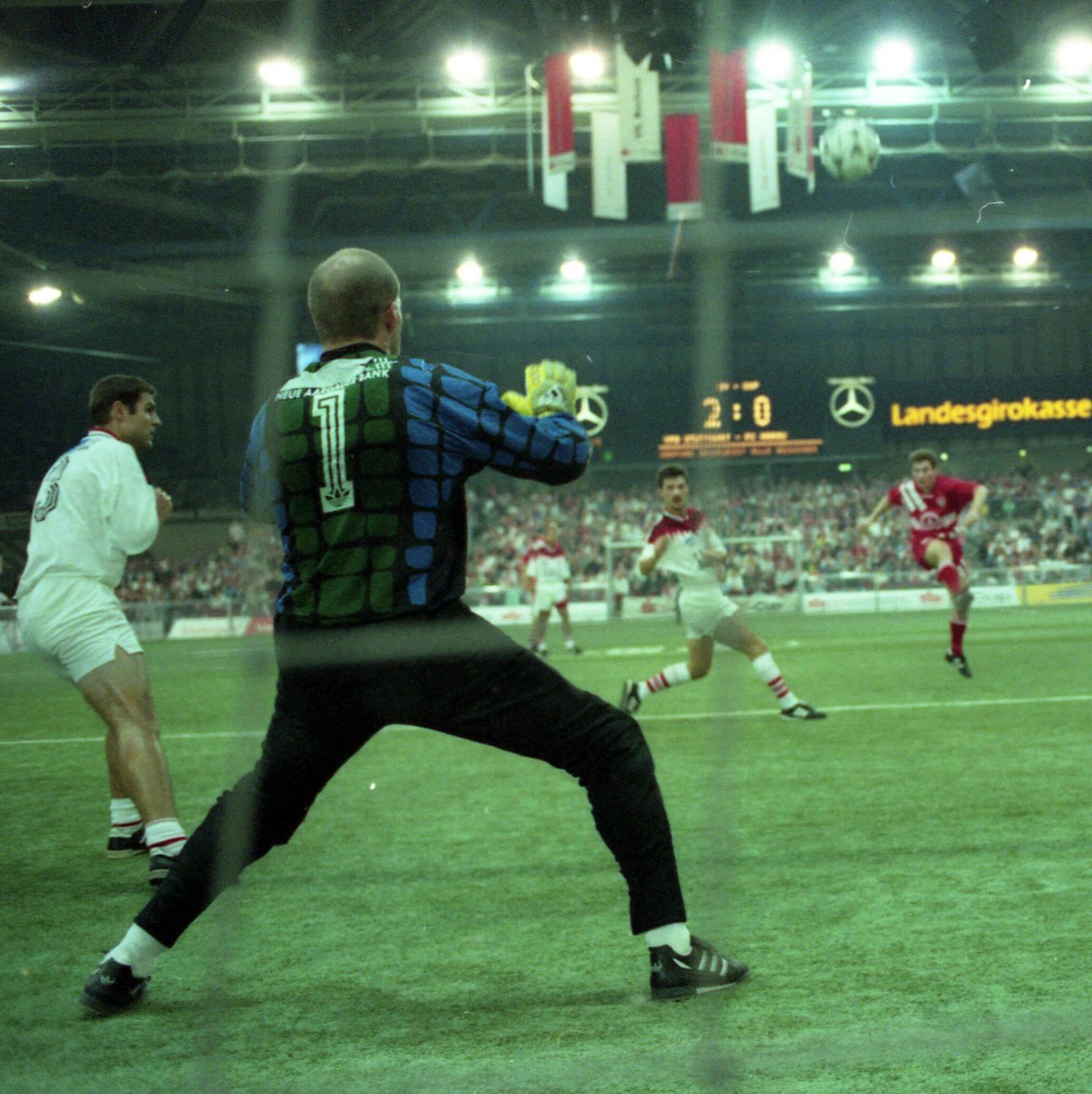 13.01.96 Hallen Masters Stuttgart Deutschland, Stuttgart, 13.01.1996, Fussball, Hallen Masters Stuttgart: Andreas Hilfiker FC Aarau. *** 13 01 96 Hallen Masters Stuttgart Germany, Stuttgart, 13 01 199 ...