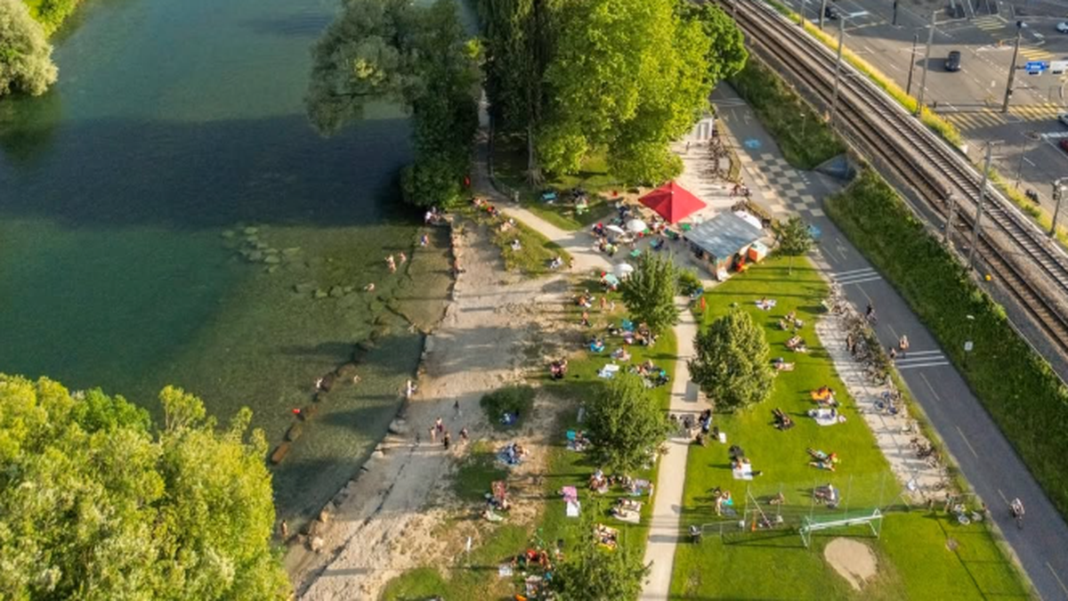 Grosses-Polizeiaufgebot-an-Badestelle-Nordpol-in-Luzern-Hintergrund-unklar