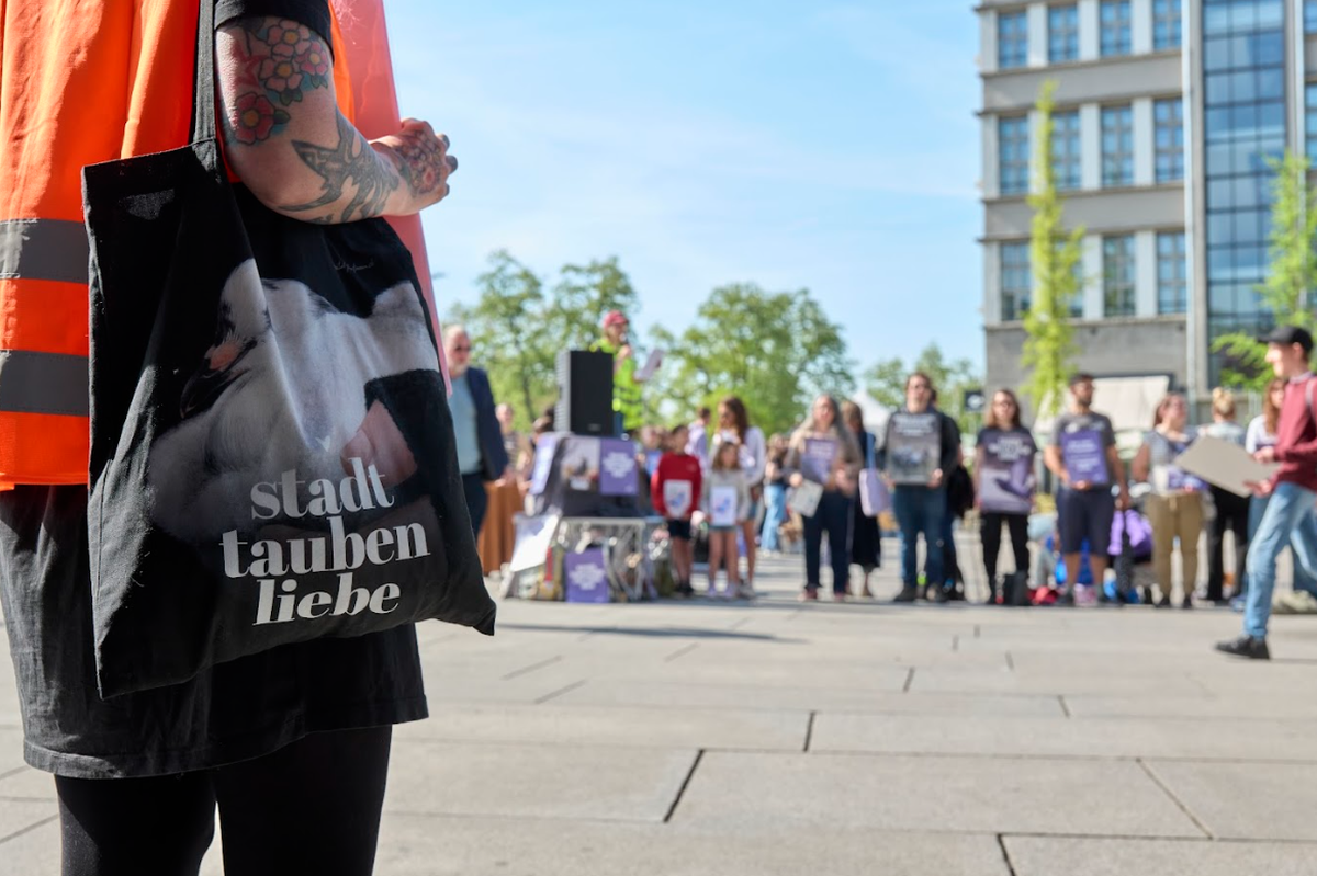 Demonstration gegen Tauben-Tötungen in Zürich, 18.04.2026.