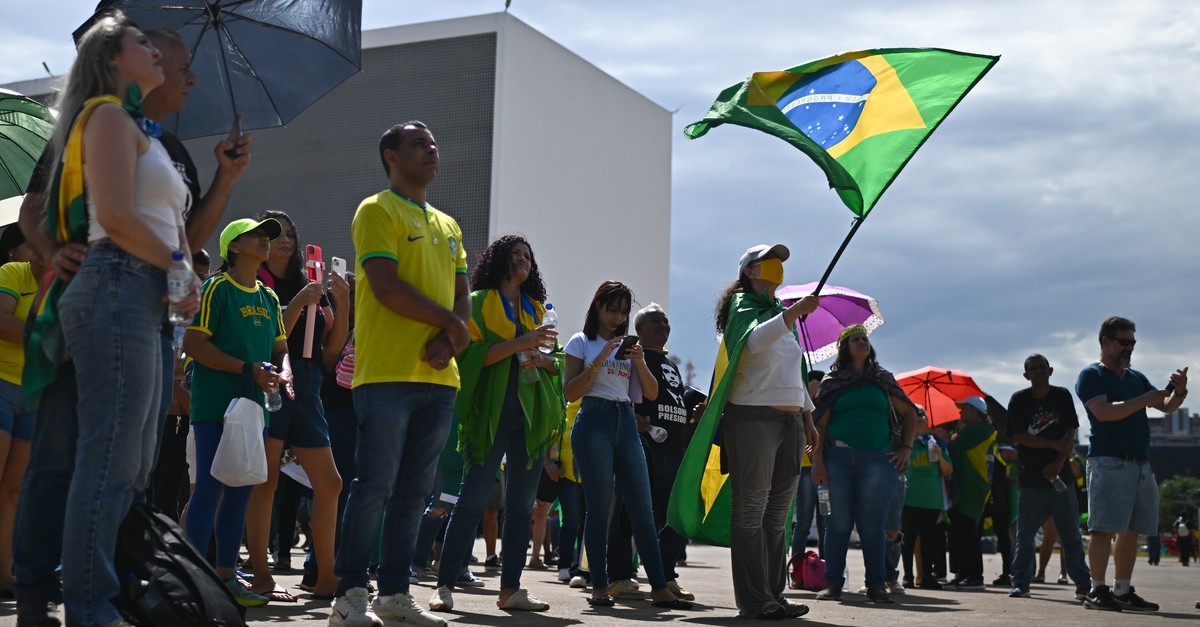 bei-bolsonaro-demo-in-brasilien-blitz-schl-gt-in-menschenmenge-ein-dutzende-verletzte