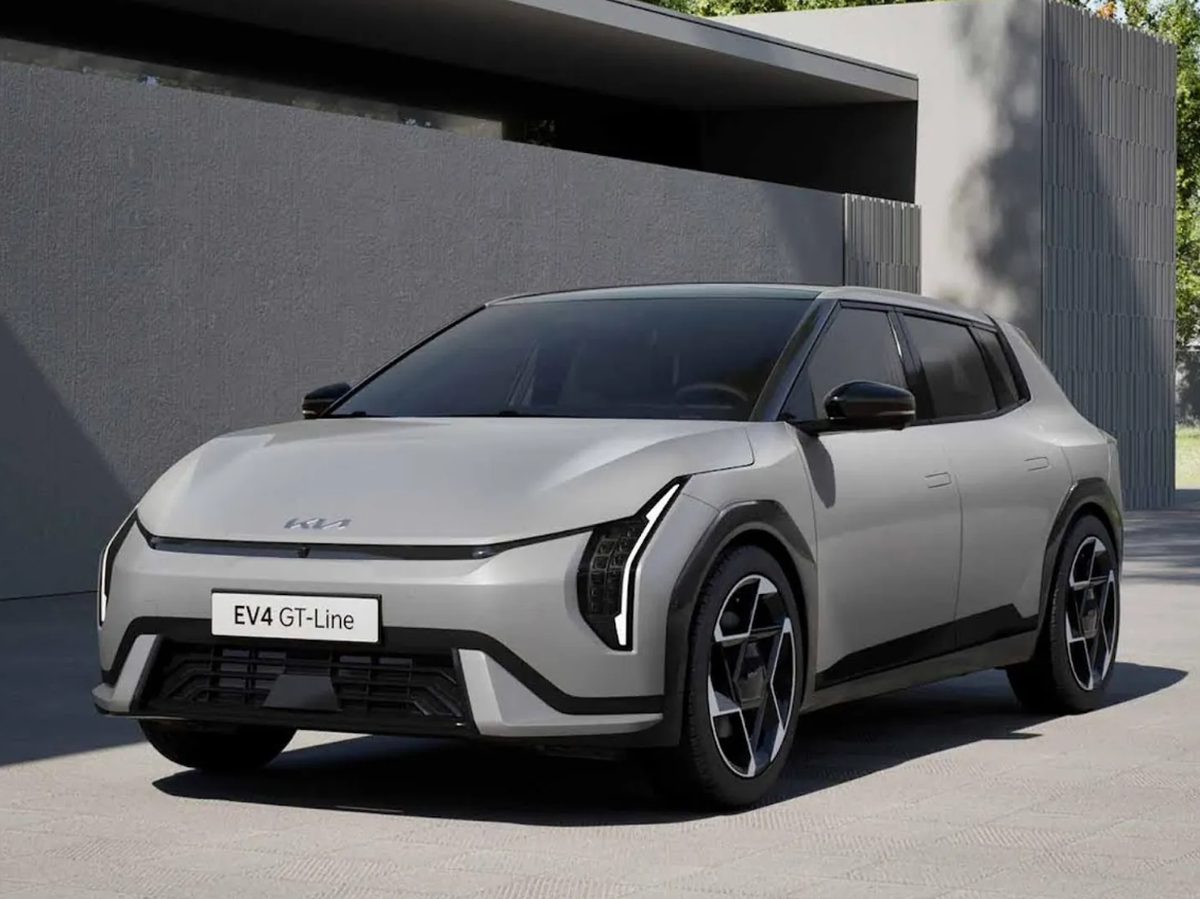 Zuwachs bei Kia: Der EV4 ist eine Nummer grösser als der gerade frisch erschienene EV3.