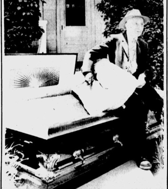 Der verschrobene Jim Gernhart und seine Probe-Beerdigungen war dem «Free Lance-Star» am 9. September 1976 eine Meldung wert.&nbsp;