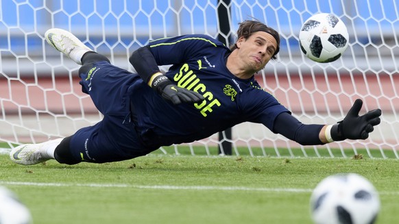 Switzerland&#039;s goalkeeper Yann Sommer in action during a public training session of the Switzerland&#039;s national soccer team at the Torpedo Stadium, in Togliatti, Russia, Tuesday, June 12, 2018 ...