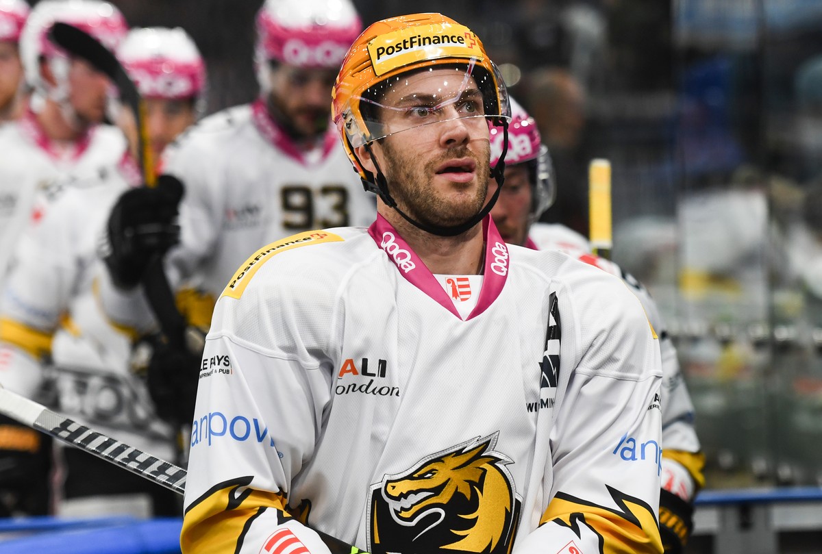 Ajoie's Postfinance Top Scorer Philip Michael Devos, during the match of National League 2021/22 between HC Ambri Piotta and HC Ajoie at the ice stadium Gottardo Arena, Switzerland, Tuesday, Nove ...
