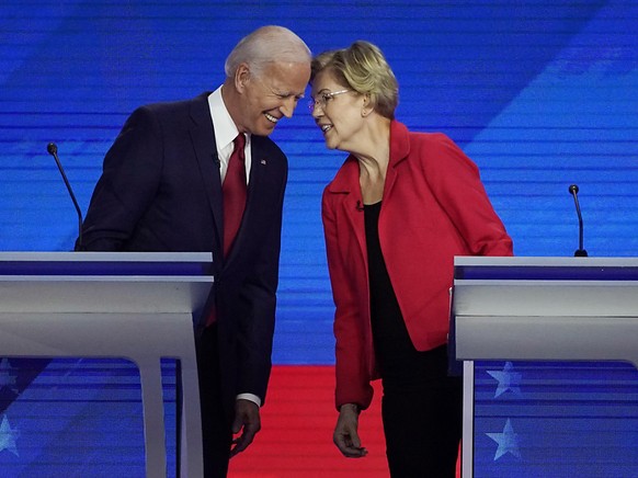 Sind sich im internen Rennen der US-Demokraten für die Präsidentschaftskandidatur auf den Fersen: der frühere US-Vizepräsident Joe Biden und die Senatorin Elizabeth Warren aus Massachussetts. (Archivb ...
