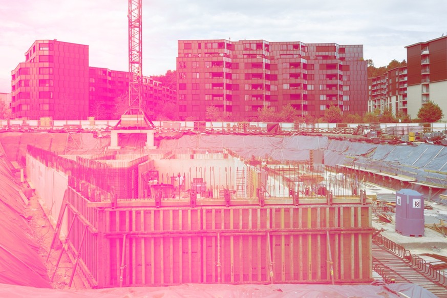 Umfrage Wohnungsnot: Auf der Baustelle der Wohnueberbauung &quot;Guggach III&quot; baut das Bauunternehmen Eberhard mit zirkulit Recycling-Beton das Fundament der Uberbauung, fotografiert am Freitag,  ...