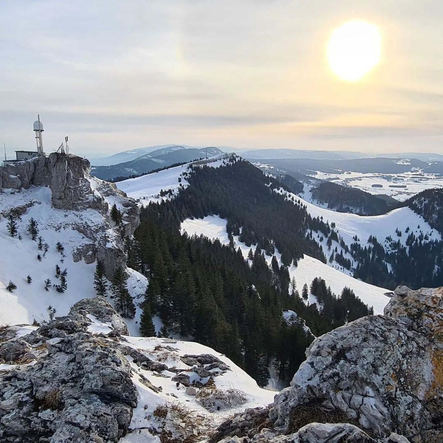 Rauszeit Schneeschuhtouren auf Gipfel mit Bergbahn: Le Chasseron