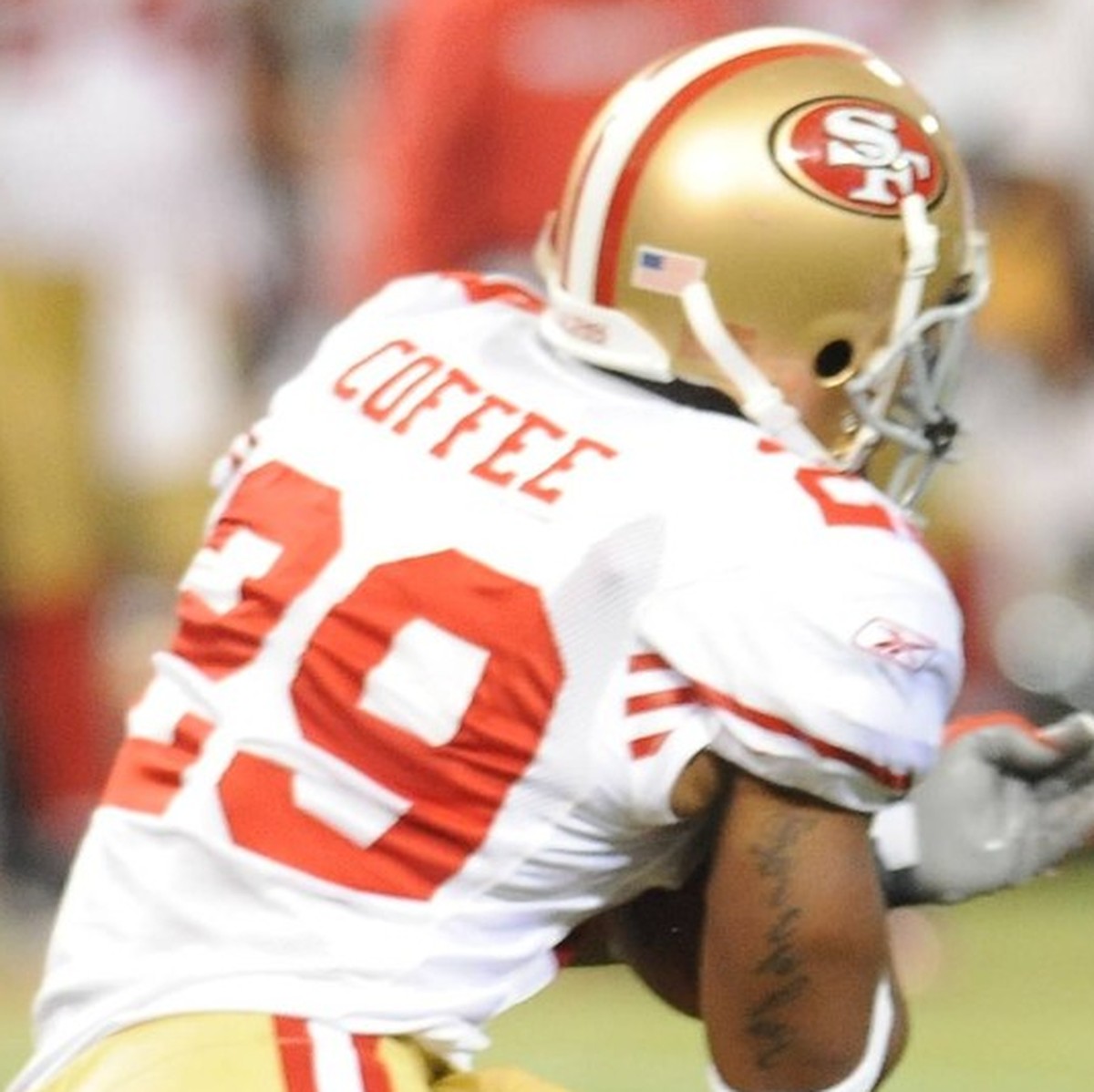 Bildnummer: 04958780 Datum: 27.09.2009 Copyright: imago/Icon SMI
Minnesota Vikings linebacker E.J. Henderson 56 lunges towards San Francisco 49ers running back Glen Coffee 29 during the Vikings 27-24 ...