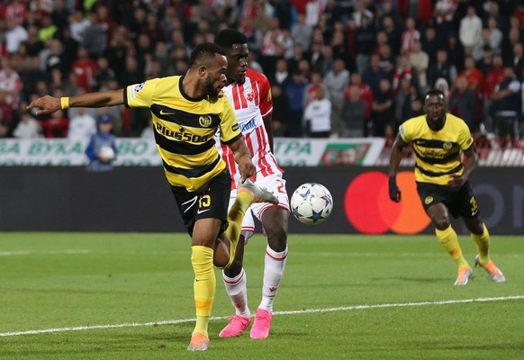 epa10900644 Young Boys&#039; Meschack Elia (L) in action against Red Star&#039;s Nasser Djiga (R) during the UEFA Champions league group G soccer match between Red Star and Young Boys in Belgrade, Ser ...