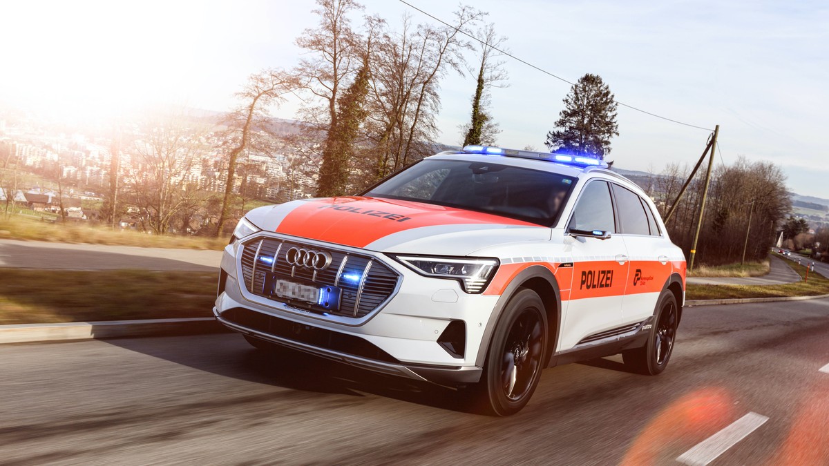 Polizei-Grosseinsatz-in-Regensdorf-ZH-Hintergr-nde-unklar