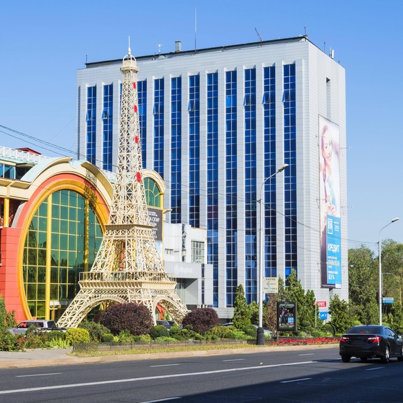 IMAGO / imagebroker
Einkaufszentrum, Stadtzentrum, Almaty, Kasachstan, Asien Copyright: imageBROKER/GTW iblgab04435838.jpg