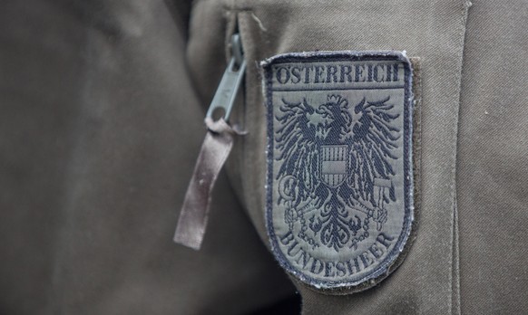 epa07152731 (FILE) - The badge of the Austrian Armed Forces pictured during the celebrations on Austrian National Day (Nationalfeiertag) on Heldenplatz square in Vienna, Austria, 26 October 2016 (reis ...