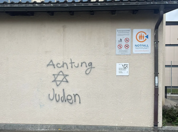 Antisemitische Schmiererei an einer Schule am Zürichberg.