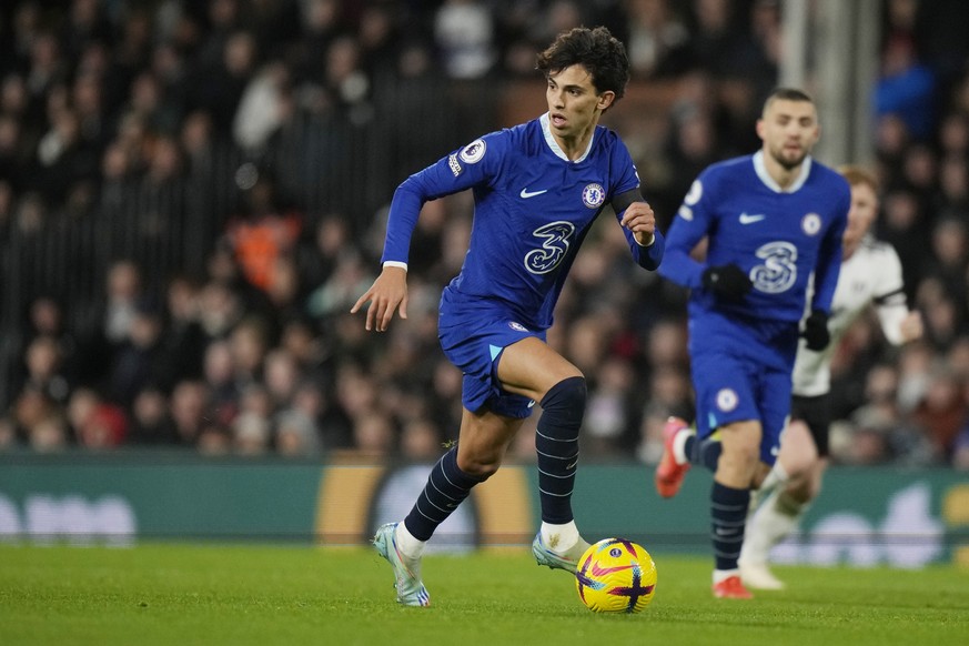 Chelsea&#039;s Joao Felix controls the ball during the English Premier League soccer match between Fulham and Chelsea at the Craven Cottage stadium in London Thursday, Jan. 12, 2023. (AP Photo/Alastai ...