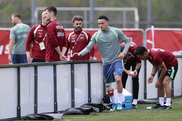 Switzerland's Ruben Vargas gets a medical treatment during training session of the Swiss national soccer team at the SDJA in San Diego, California, USA, Wednesday, June 3, 2026, ahead of the 2026 ...