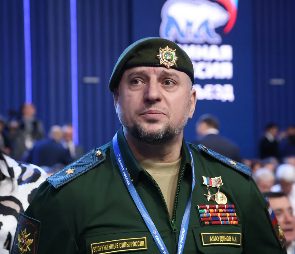 L'officier militaire russe de haut rang Apti Alaudinov. Poutine a de grands projets pour lui.