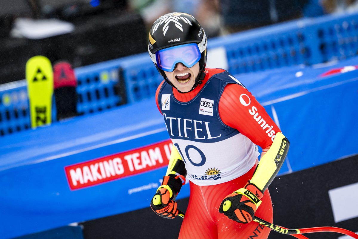 epa11983671 Lara Gut-Behrami of Switzerland reacts in the finish area during the women's Super-G race at the FIS Alpine Ski World Cup Finals, in Sun Valley, Idaho, USA, 23 March 2025. EPA/JEAN-CH ...