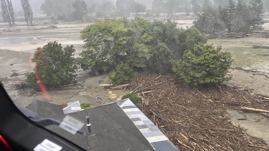 At least nine dead after Cyclone Gabrielle in New Zealand Pop singer Tony Marshall is dead