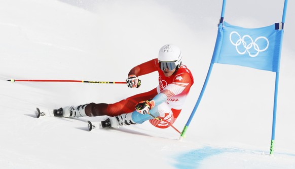 epa09735004 Wendy Holdener of Switzerland in action during the second run of the Women&#039;s Giant Slalom race of the Alpine Skiing events of the Beijing 2022 Olympic Games at the Yanqing National Al ...