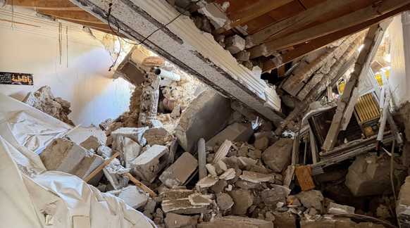 Zerstörtes Haus nach US-Angriff auf die iranische Insel Keschm: Eine Familie wurde durch den Angriff einer grossen Bombe ausgelöscht.