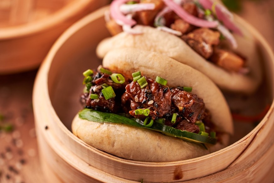 Pork Belly - Schweinebauch. Taiwanese pork belly bao - steamed buns.