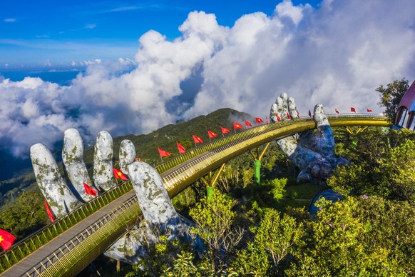 For the occasion, here are 23 cool (and interesting) bridges