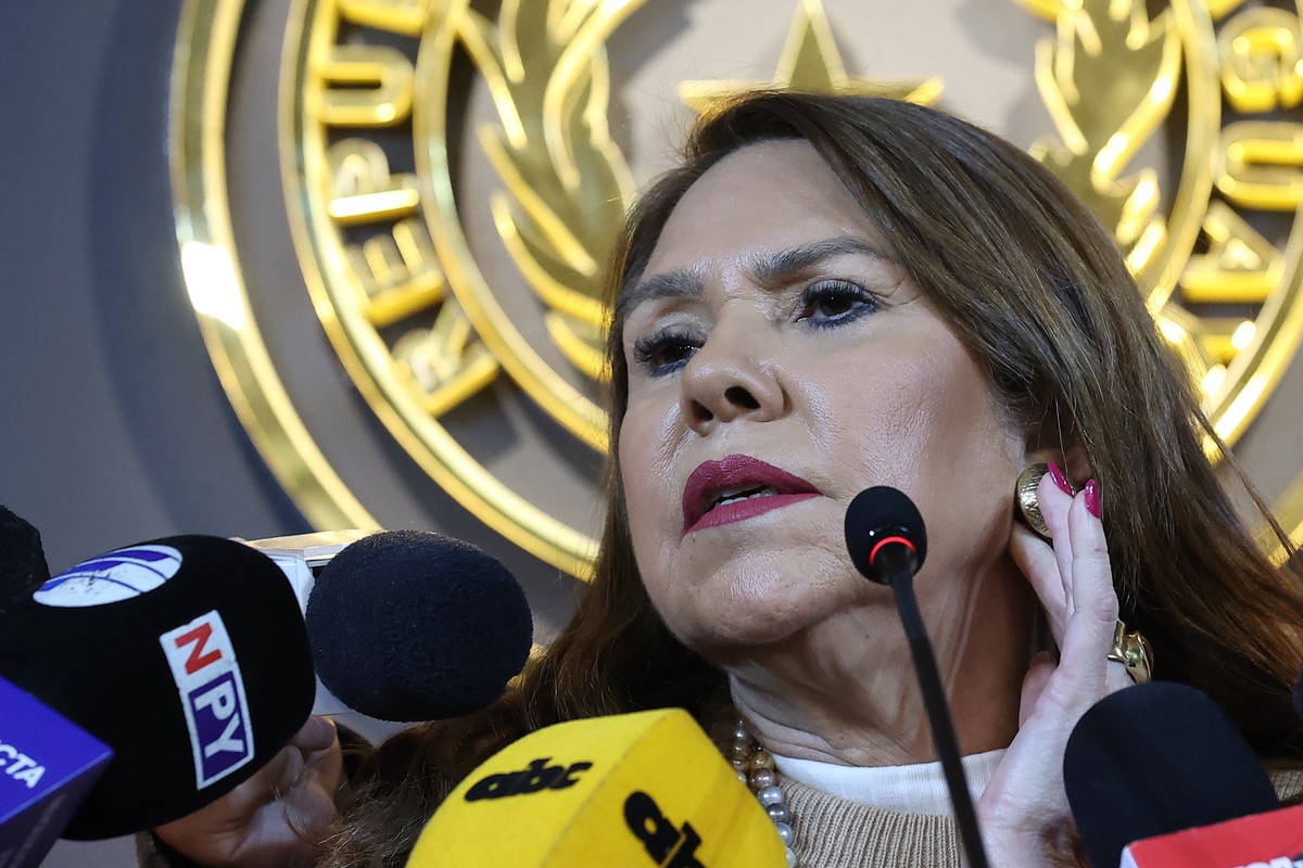 epa13095427 Paraguayan Senator Celeste Amarilla speaks at a press conference in Asuncion, Paraguay, 07 July 2026. Amarilla addressed controversy over her remarks about French footballer Kylian Mbappe  ...