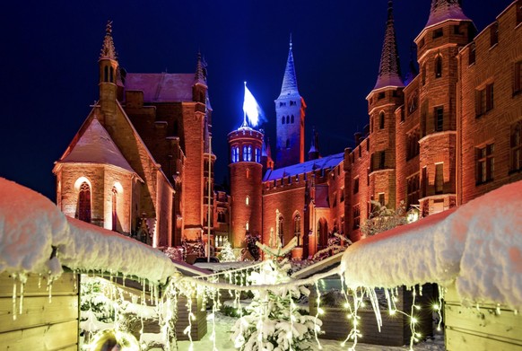 Rauszeit Weihnachtsmärkte nahes Ausland Winterzauber Burg Hohenzollern