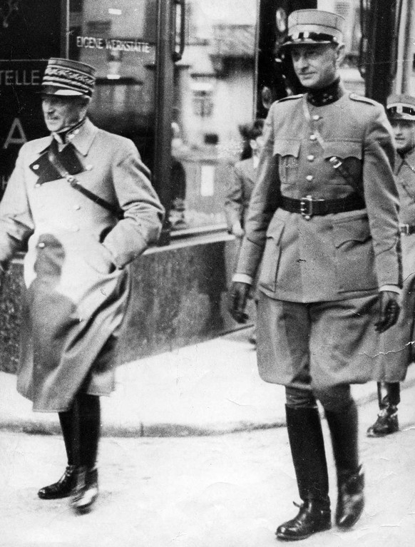 Hans Hausamann (rechts) gemeinsam mit General Guisan, um 1940.