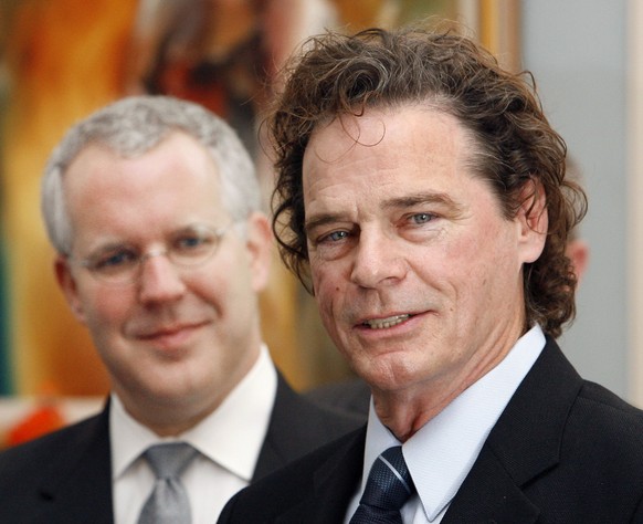 FILE - In this Wednesday, Feb. 21, 2007. file photo, Music artist B.J. Thomas speaks after Gov. Brad Henry, left, presented Thomas with a proclamation at the state Capitol in Oklahoma City. B.J. Thoma ...