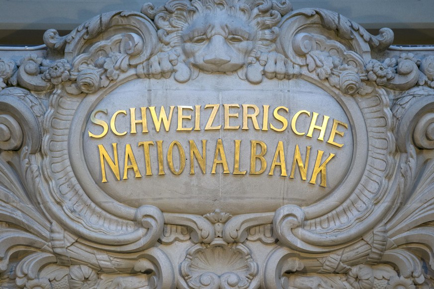 ARCHIVBILD ZUM GEWINN DER NATIONALBANK IM ERSTEN QUARTAL 2017, AM DONNERSTAG, 27. APRIL 2017 - The Logo of the the Swiss National Bank, SNB, photographed Thursday, 15 January 2015, in Bern, Switzerlan ...